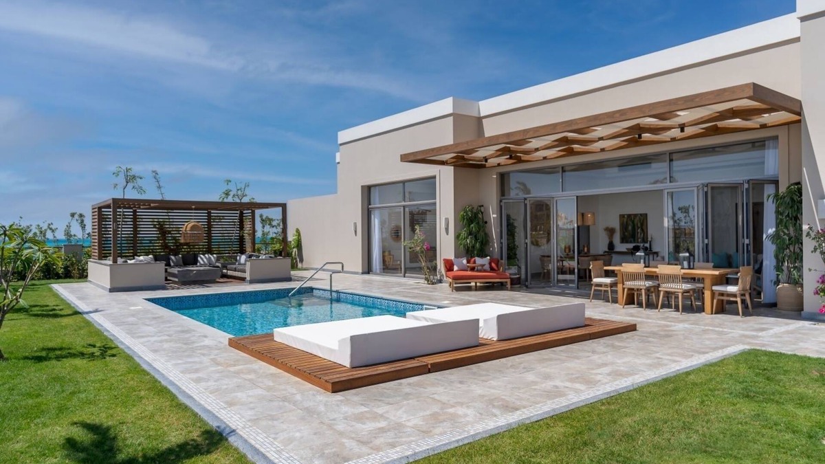 Soma Bay Villa | Elegant Villa with Jacuzzi, Swim-Up Pool, Garden, Full Kitchen & VIP Amenities