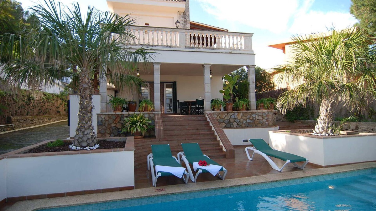 El Arenal Villa | Elegant Villa with private pool and BBQ. Only 100 m. from sandy beach. Wifi zone