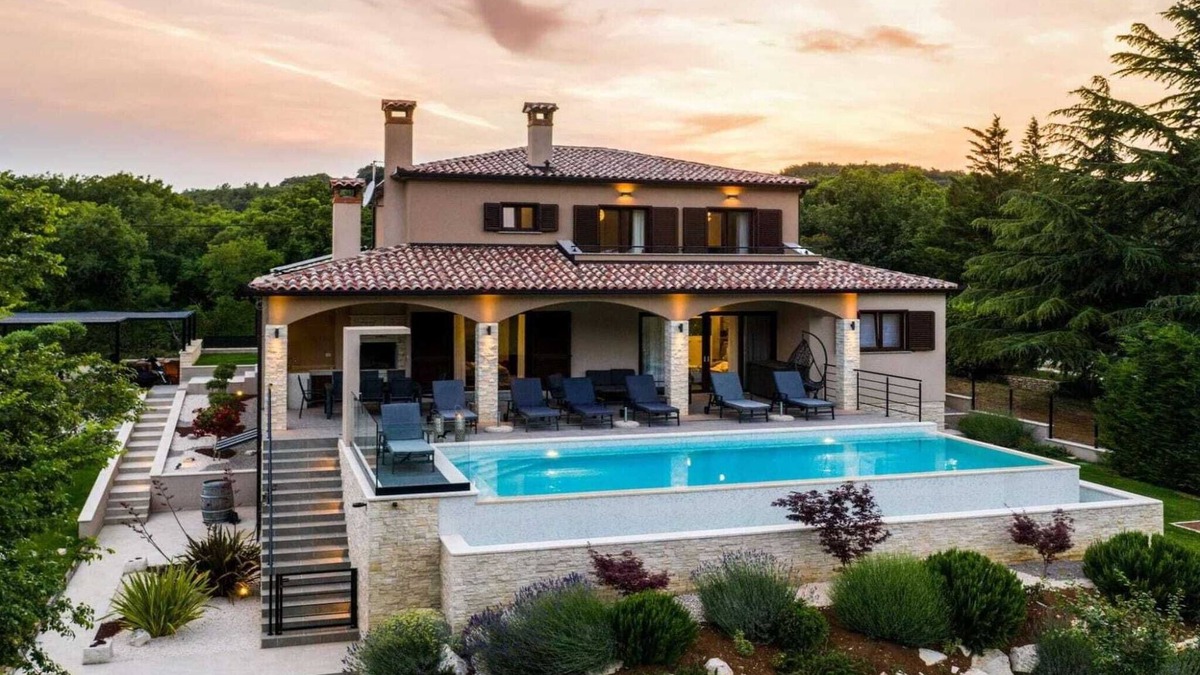 Ripenda Verbanci House | Elegant Villa Near the Beach