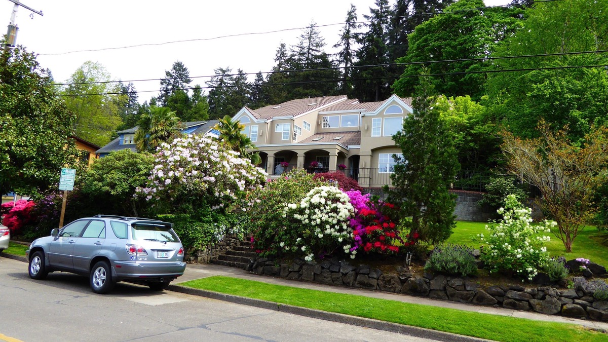 Fairmont House | Elegant Villa Near University of Oregon and Matthew Knight Arena