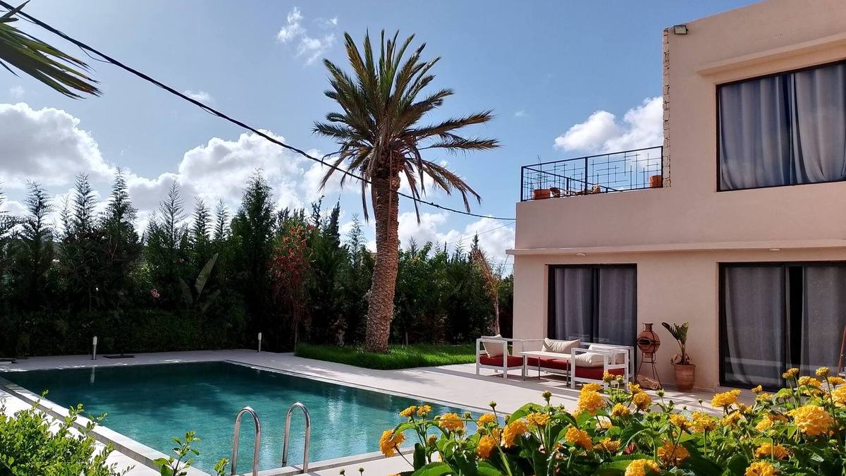 Doukkala-Abda Villa | Elegant villa with private garden and swimming pool, not overlooked