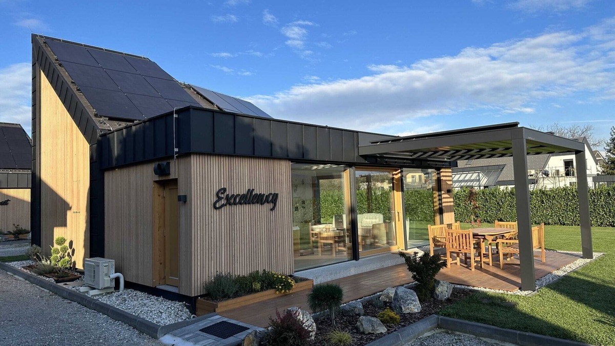 Sencur House | Elegant Warm Bliss Hideaway Escape Lodge - Holiday Home with Hot-Tub and Sauna