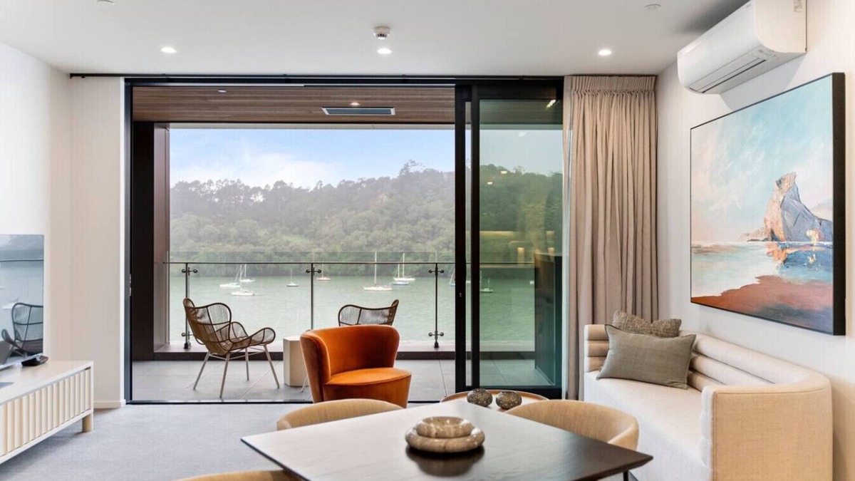 Hobsonville Apartment | Elegant Waterfront Retreat