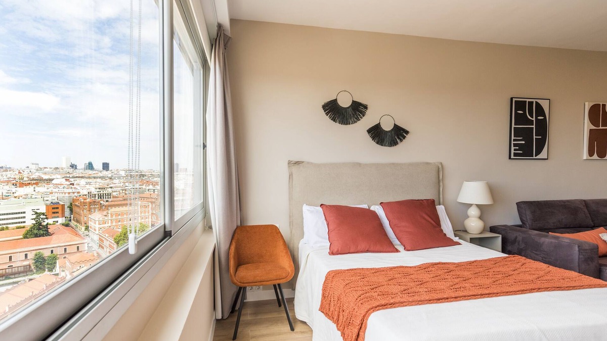 Moncloa - Arguelles Apartment | Elegant with exclusive views near Gran Via