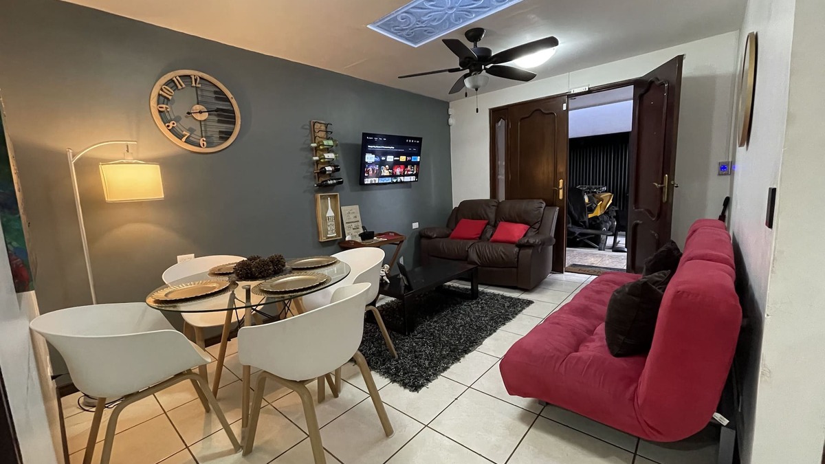 San Rafael Arriba House | Elegante Casa de 4 Habitaciones a Solo 15 Minutos del Corazón de la Ciudad