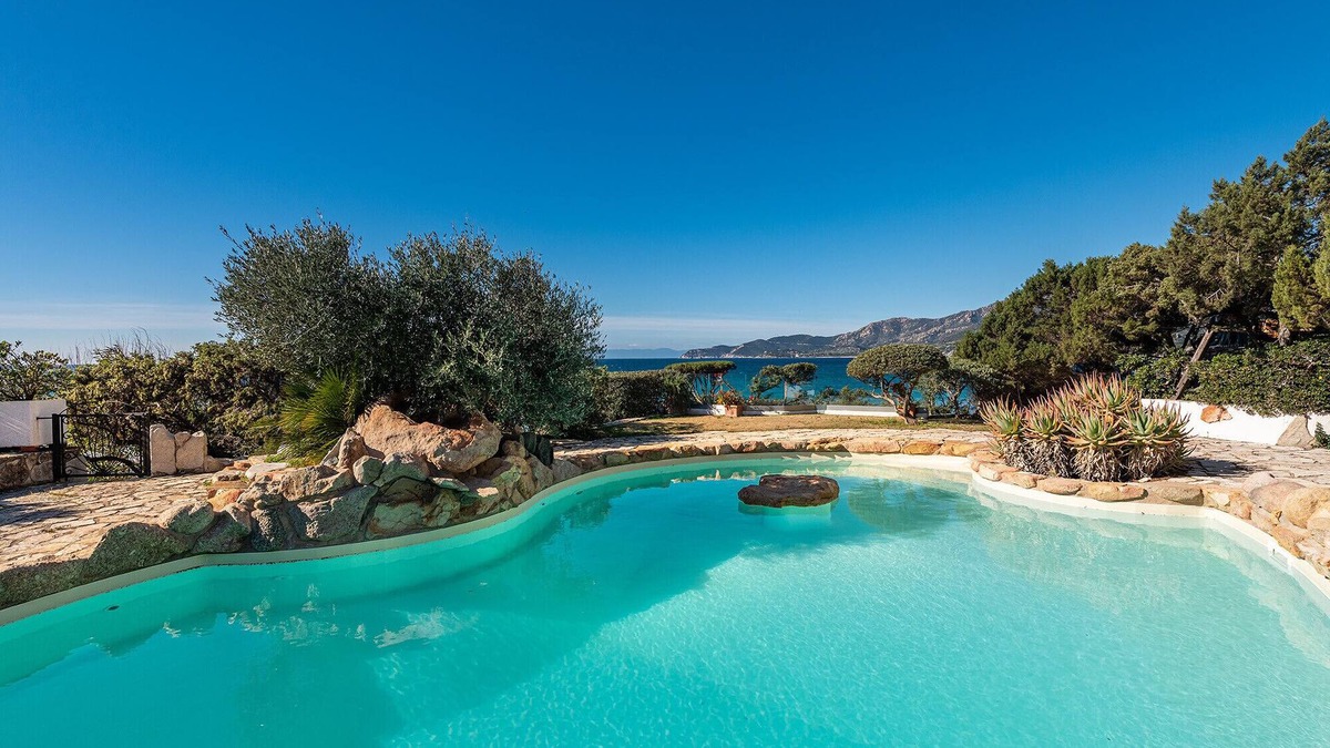 Notteri Villa | ELEGANTE VILLA PANORAMICA A 10 METRI DAL MARE CN P