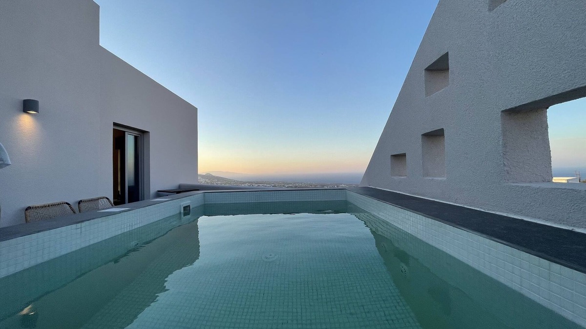 Pyrgos Hotel | Elements Cozy Suites