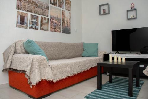 Katochi House | Eleni's Home