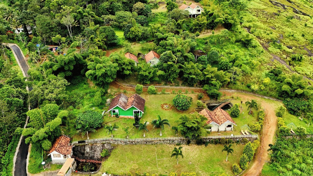 Santhanpara Cottage | Elenor Cottages Cheriyar