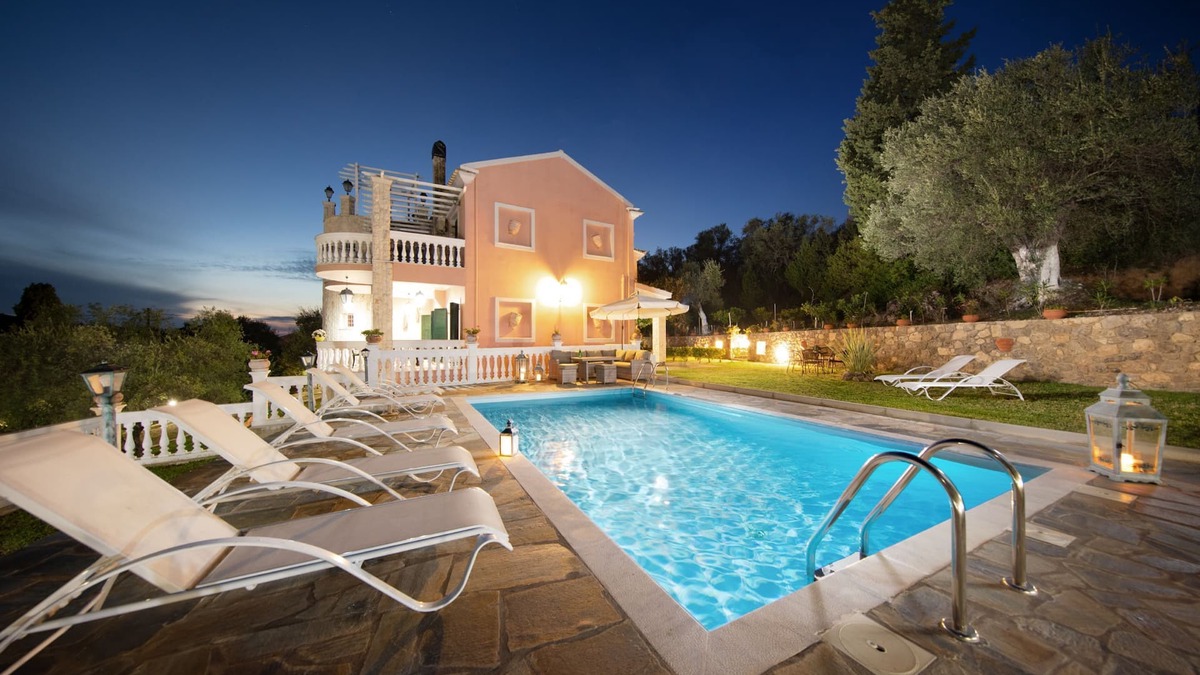 Ano Korakiana Villa | Eleonas: Elegant villa close to Ipsos, A/C, WiFi