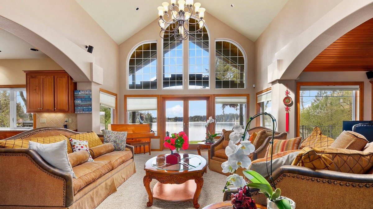 Fort Lewis House | Elephant Home/Private HUGE Lakefront home, Waterslide/boating/kayaking/fishing.