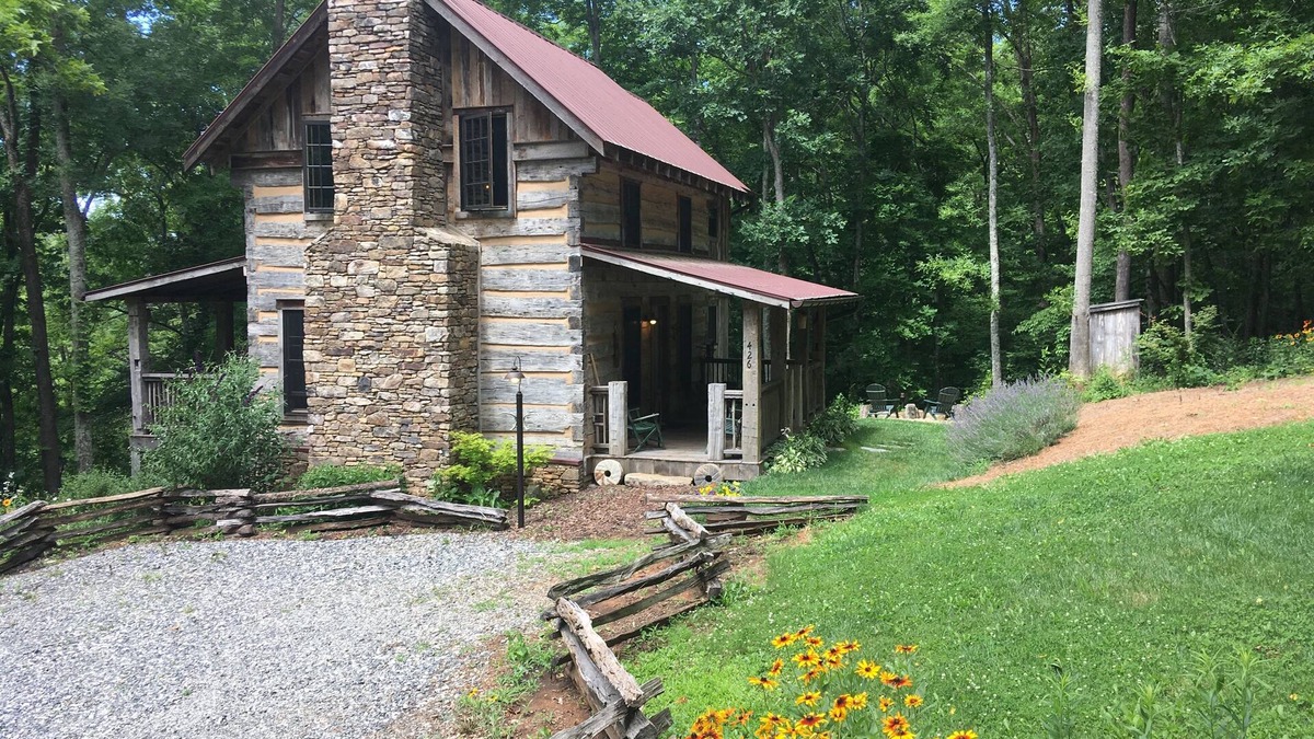 Weaverville Cabin | Eli Reeves Cabin at Hobbyknob Farm - Authentically restored 1820 Log Cabin