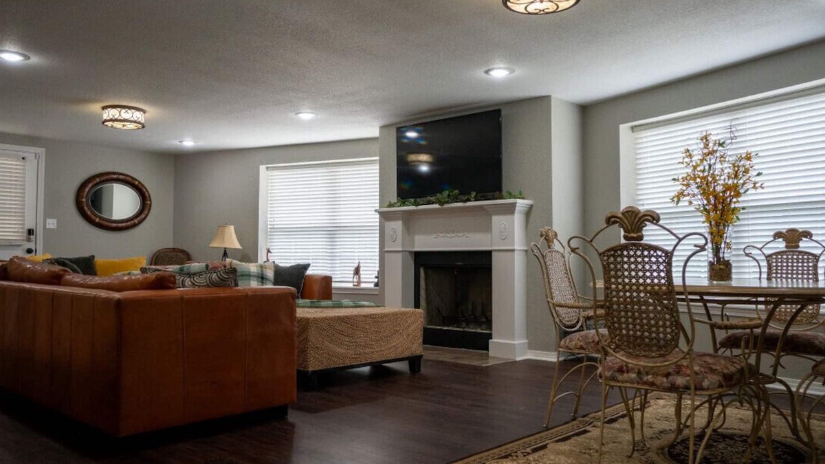 Russellville Apartment | Eli's Woodland Escape