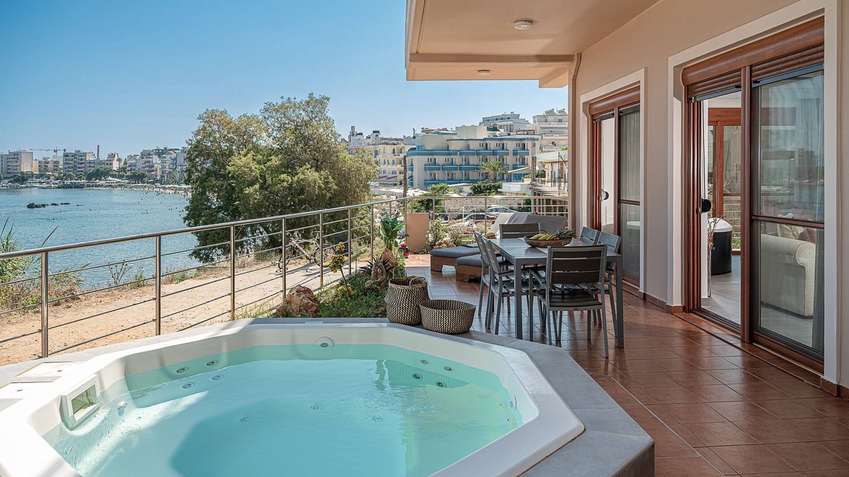 Nea Chora Apartment | Elia Seaside Deluxe Apartment