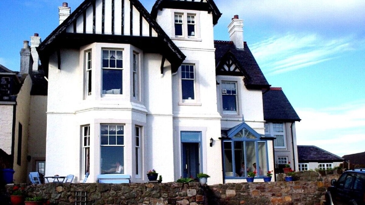 Pittenweem Apartment | Elie near St.Andrews. Luxury self catering beach house with wonderful sea views