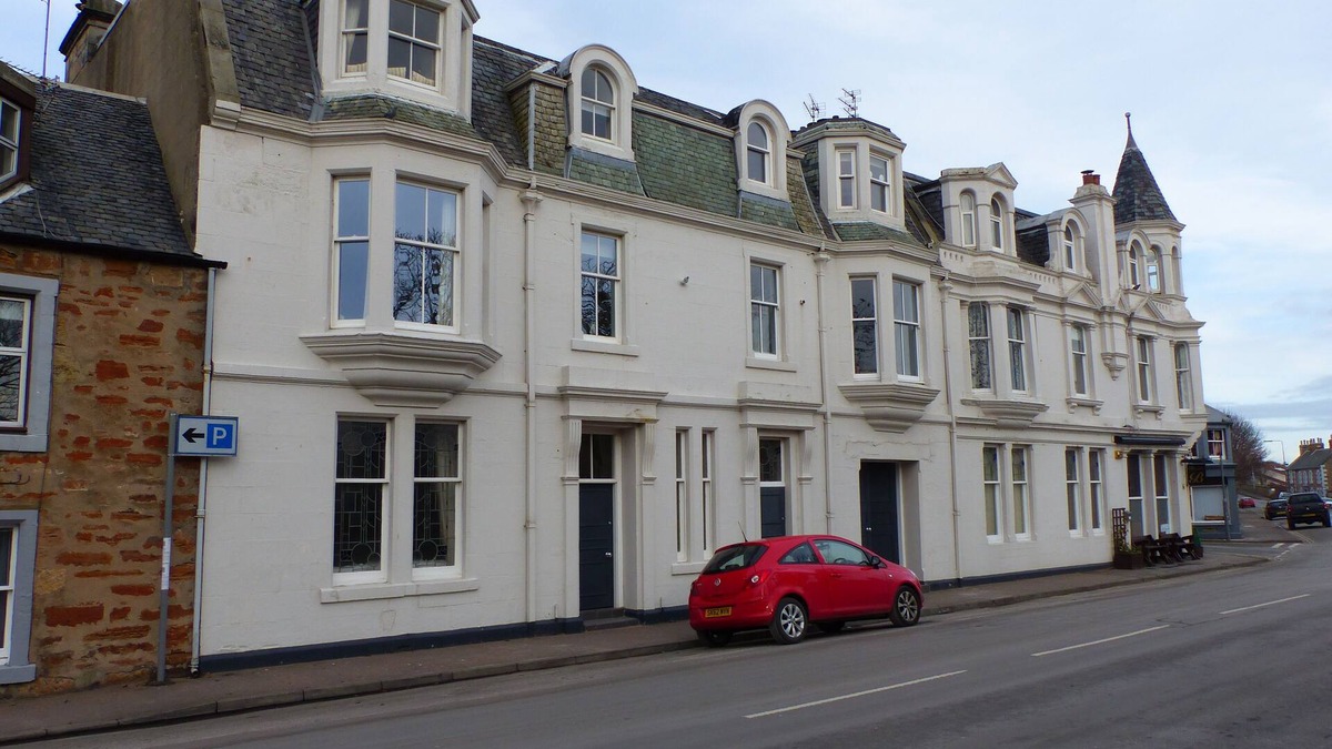 Pittenweem Apartment | Elie - well appointed flat