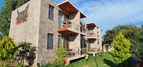 Ayvacik Hotel | Elisa Butik Hotel ve Restaurant
