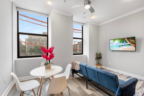 Olde Kensington Apartment | Elite 1br Suite W Pool & Gym