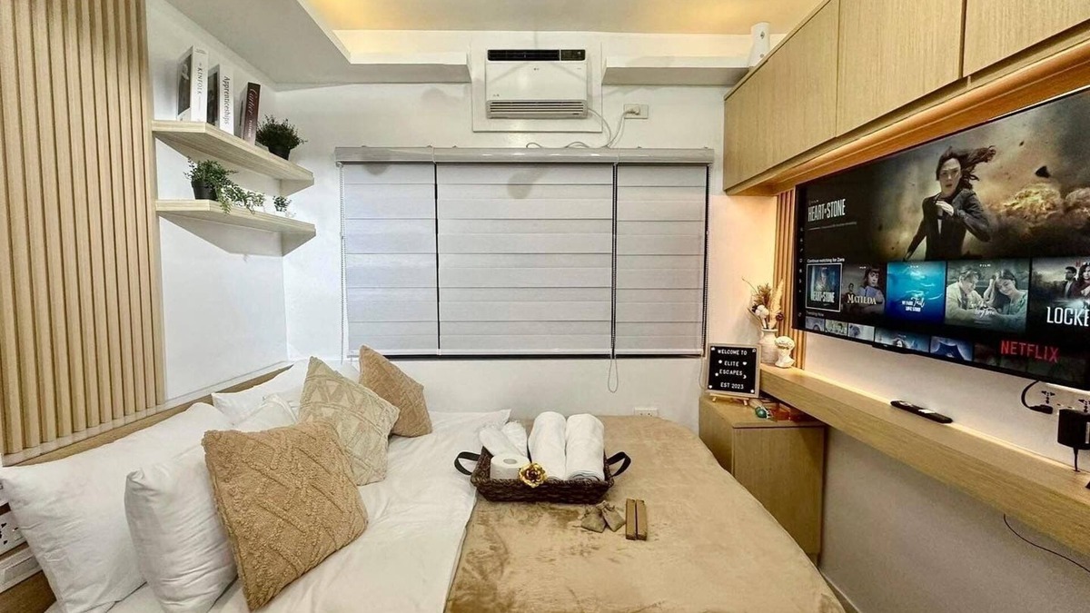 Alabang Condo | Elite Escapes/staycation in Alabang with High speed WIFI up to 200mbps +Netflix