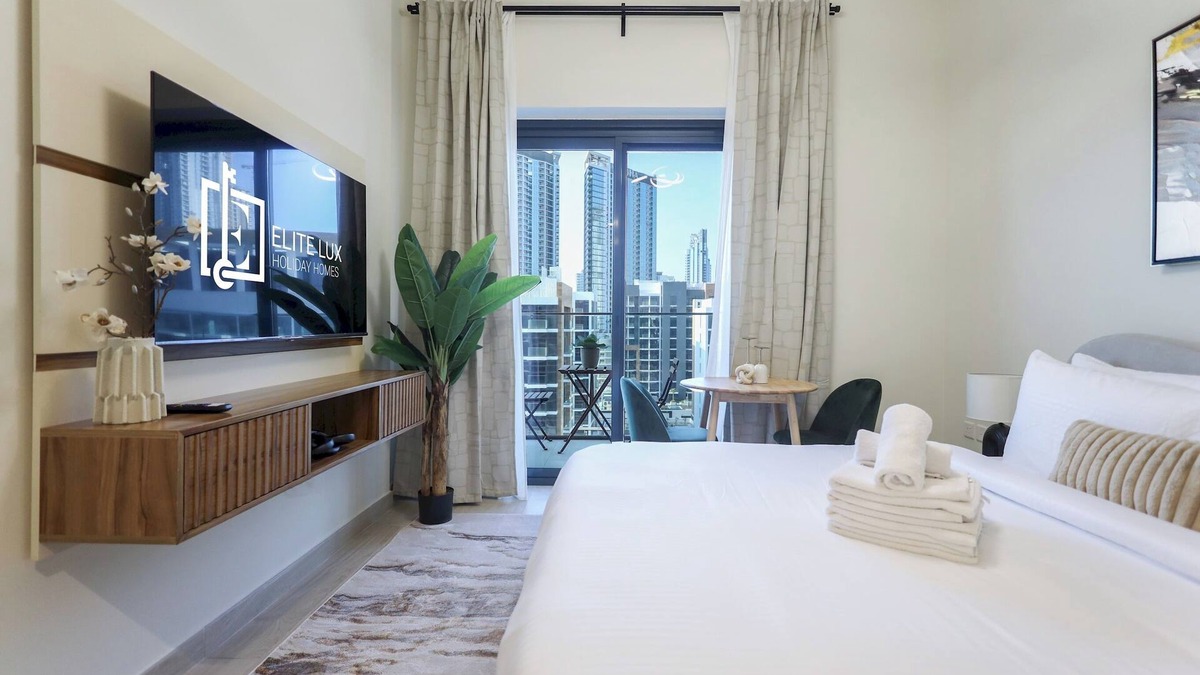 Nad Al Sheba Apartment | Elite LUX Holiday Homes - Contemporary Comfort – Studio in Azizi Riviera