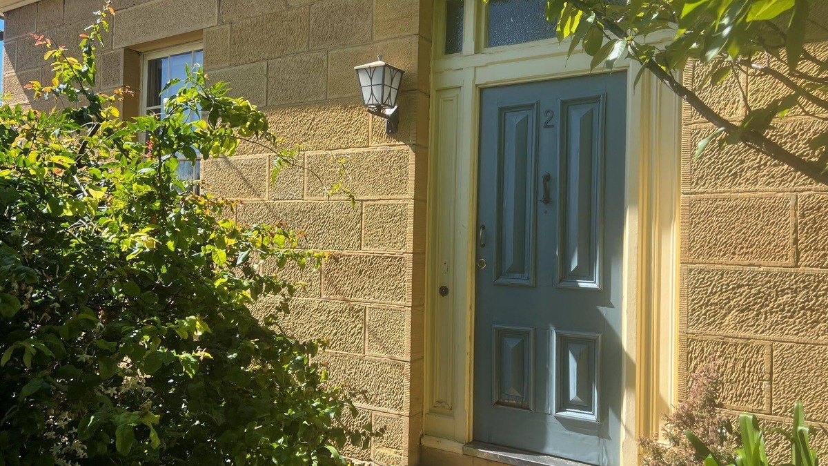North Hobart House | Eliza Historic Cottage close to CBD with car park.