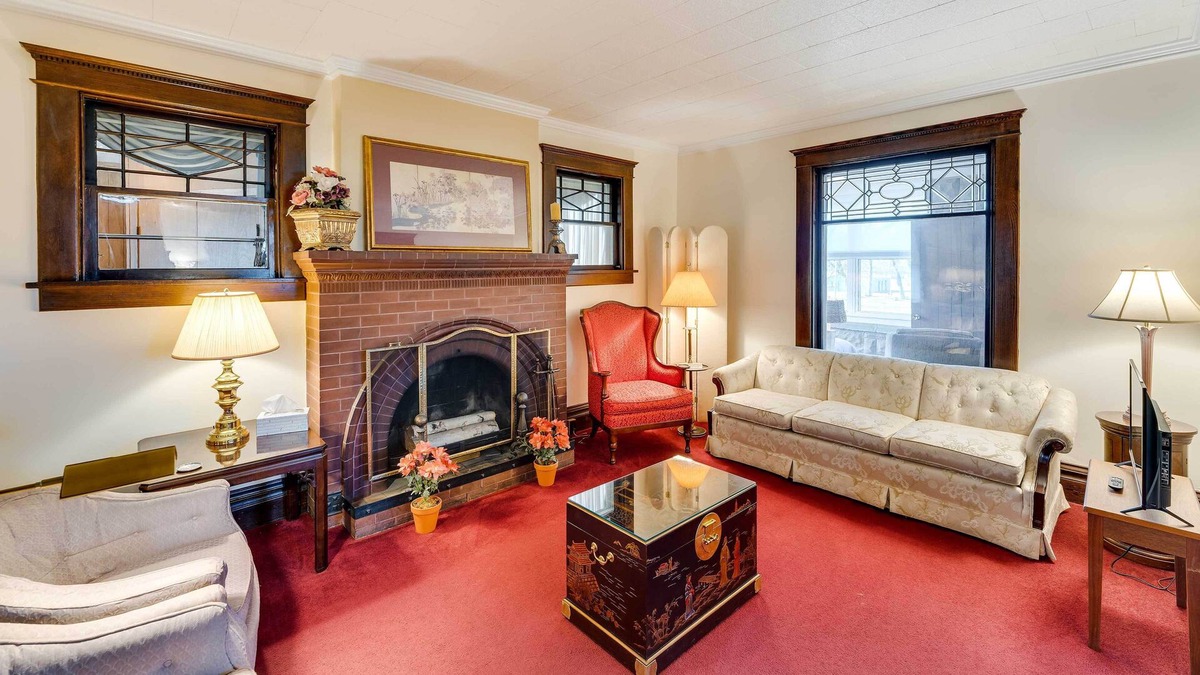 Blanchardville Apartment | 'Eliza House' Historic Home Near Yellowstone Lake