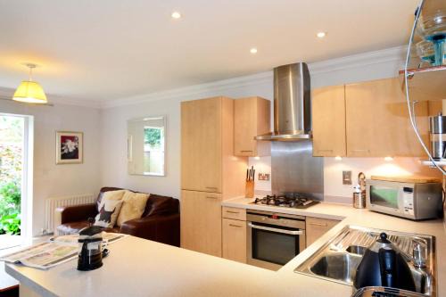 Summertown House | Elizabeth Jennings Way