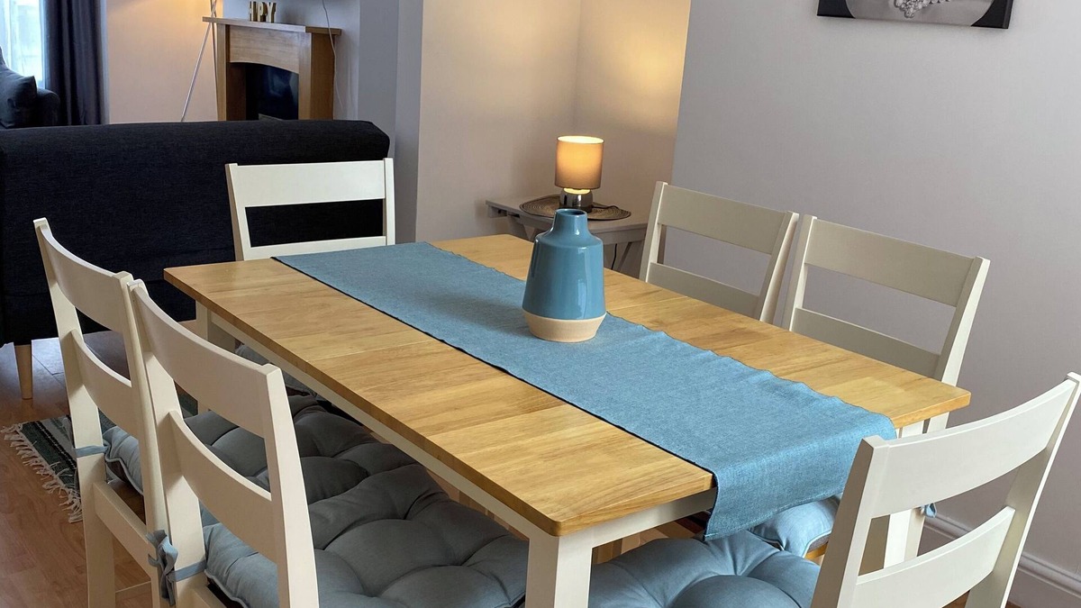 Valentines House | Elizabeth Line 3 Bedrooms Garden Home