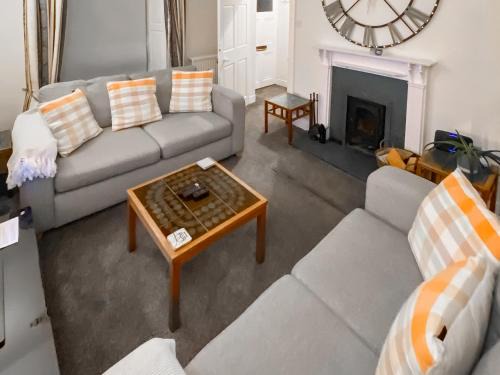 Alford House | Elizabeth Lodge - Cottage