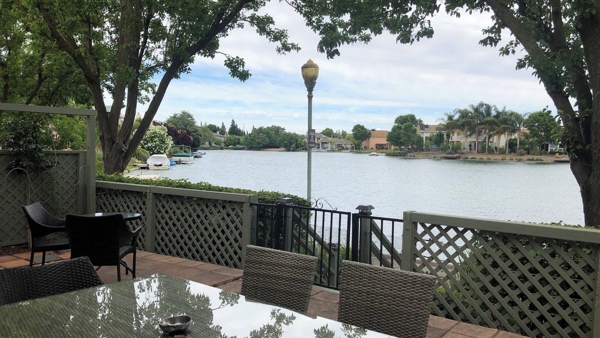 Laguna West-Lakeside House | Elk Grove Waterfront with King Bed