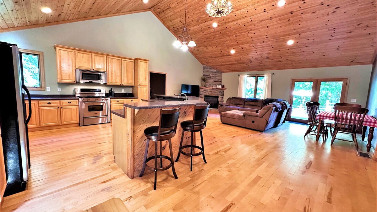 Phillips House | Elk Lodge on Fir, beautiful home with lake access