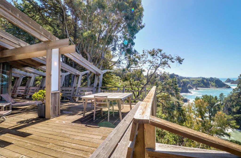 Elk House | Elk Mid-Century - Guest House
