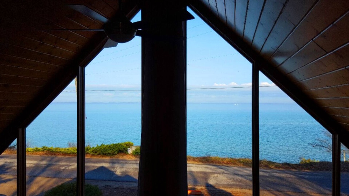 Traverse City Cabin | ELK RAPIDS SUNSET CHALET - Sandy Beach frontage & Sunset over the bay