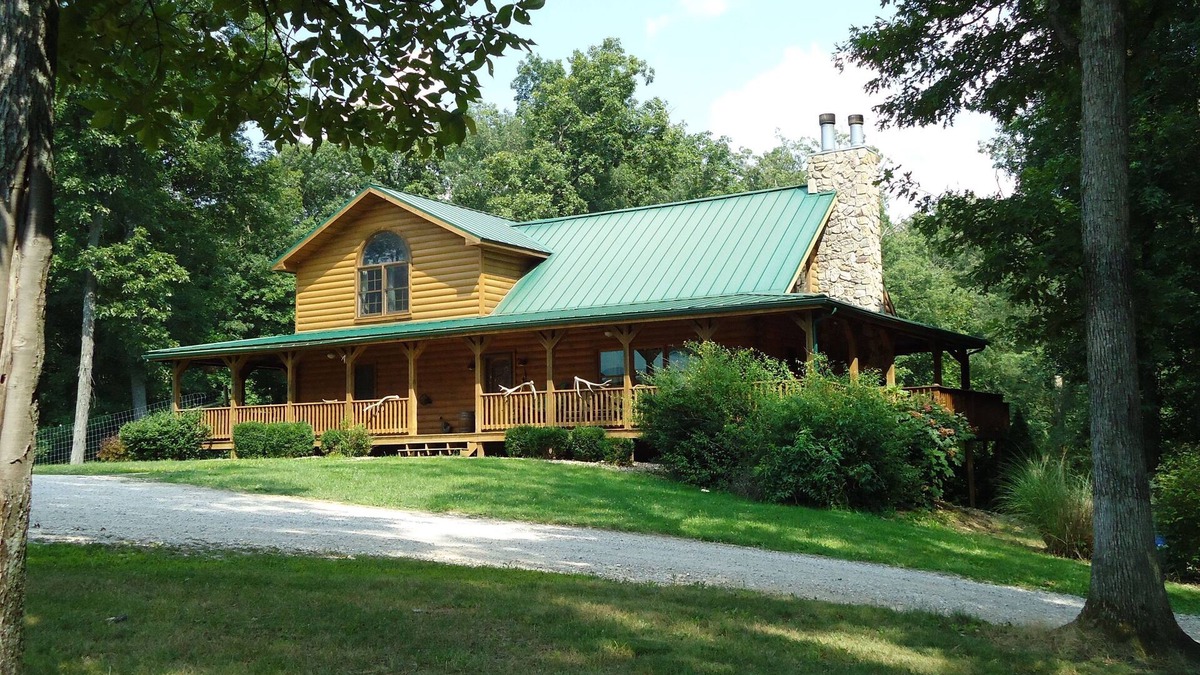 Shoals Cabin | Elk Ridge Ranch ~ Luxury Log Lodge ~ 5 Plus Bedrooms ~ 3 Fire Places