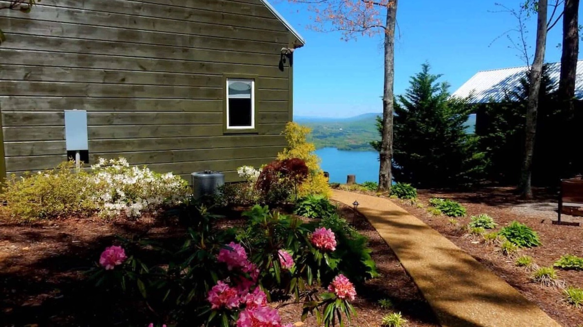Bryant Cabin | Elk Ridge with a private hot tub!