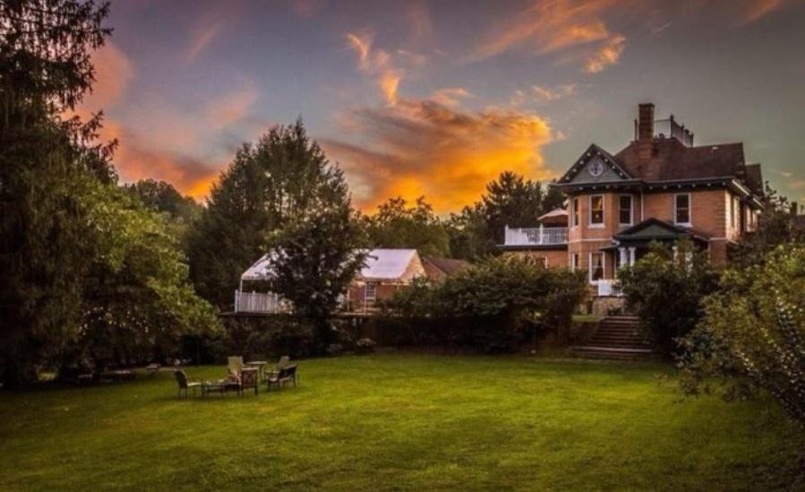 Sutton Hotel | Elk River Hotel & Cafe