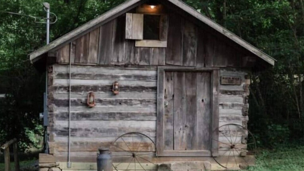 Fayetteville Cabin | Elk Riverside Escape