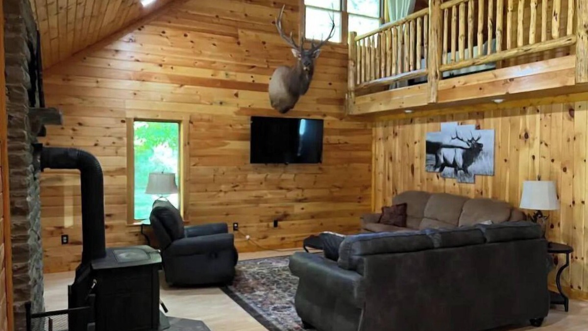 Austin House | Elk/trout/hunting/star gazing 4 bdrm, 2 bath cabin