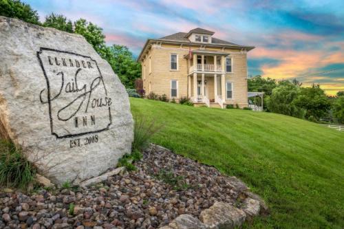 Elkader Hotel | Elkader Jailhouse Inn