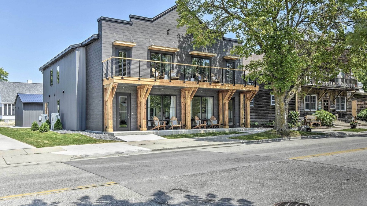 Elkhart Lake House | Elkhart Lake Townhome - 3 Mi to Road America!