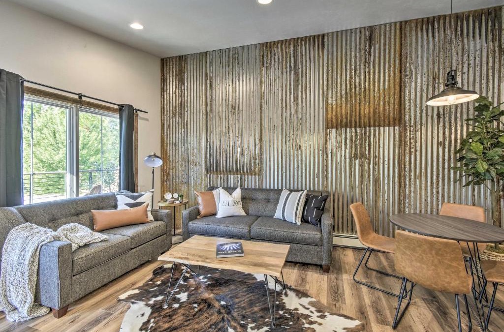Elkhart Lake Apartment | Elkhart Lake Townhome, Mins to Road America!