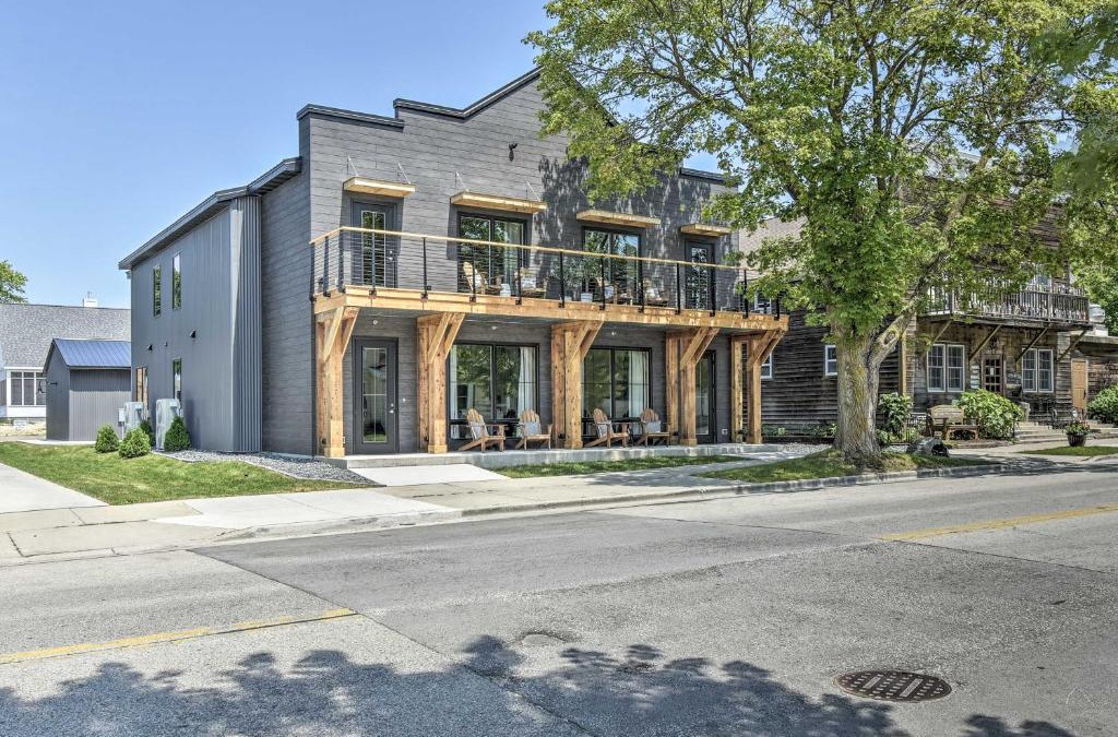 Elkhart Lake House | Elkhart Lake Townhome - 3 Mi to Road America!