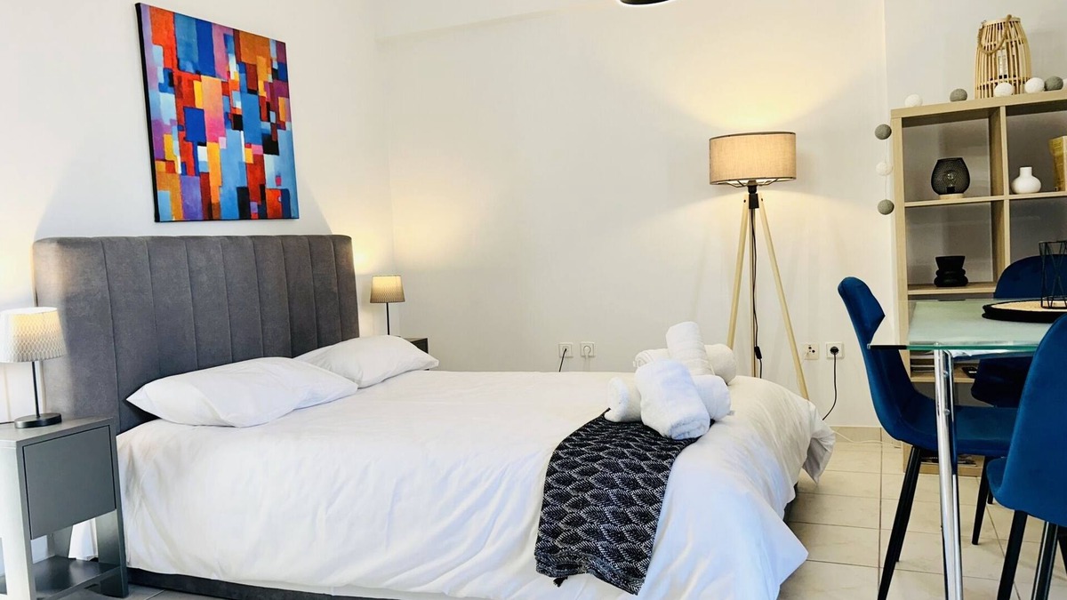 Peiraiki Apartment | Ella Suite Piraeus Stylish St, Balcony & Sea View