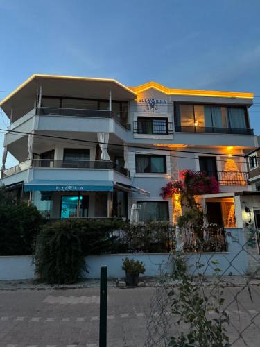 Gure Hotel | Ella Willa Suite House Butik Otel