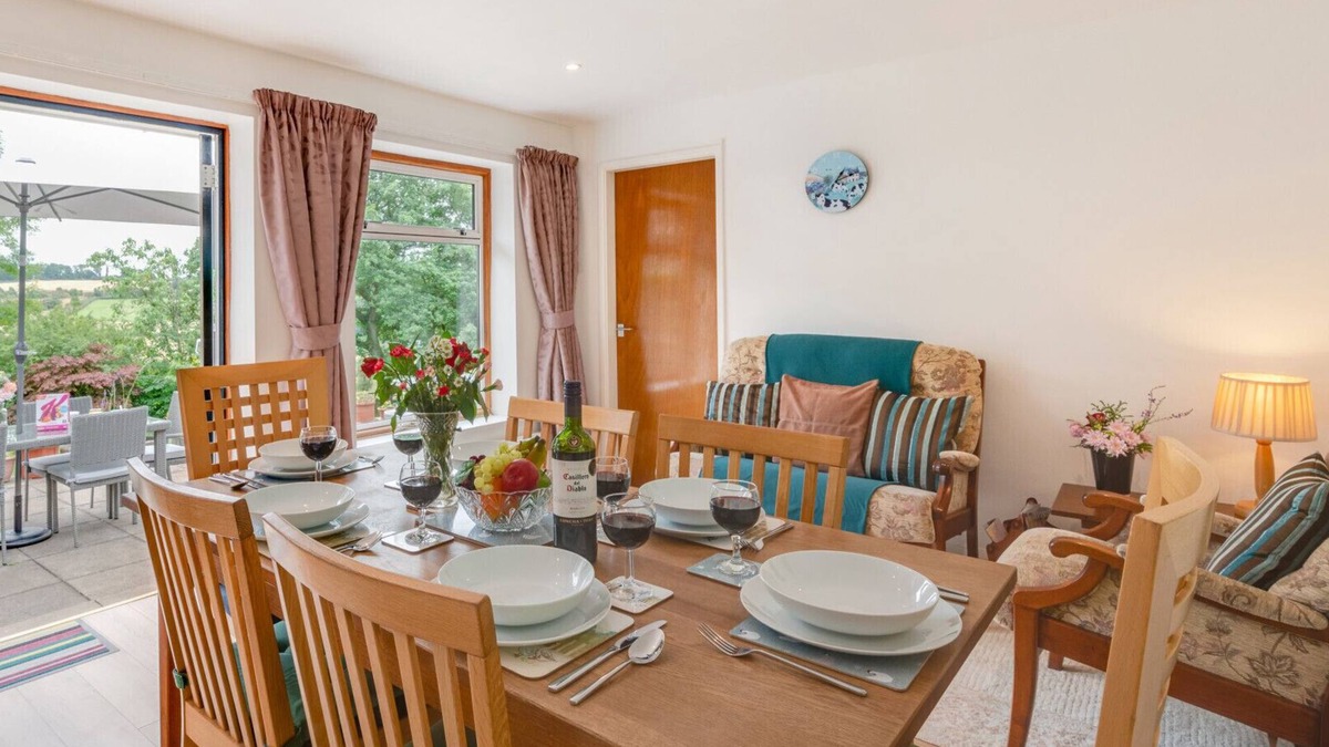 Unstone House | Ellencroft - Three Bedroom House, Sleeps 6