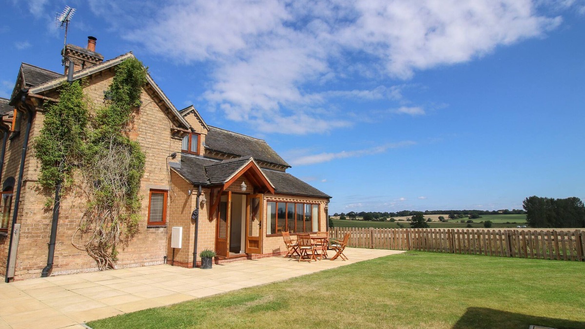 Ellenhall Cottage | ELLENHALL FARM COTTAGE, pet friendly, with open fire in Eccleshall
