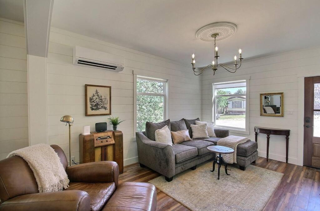 Roslyn Villa | Ellie & Em's - A historic home in downtown Roslyn