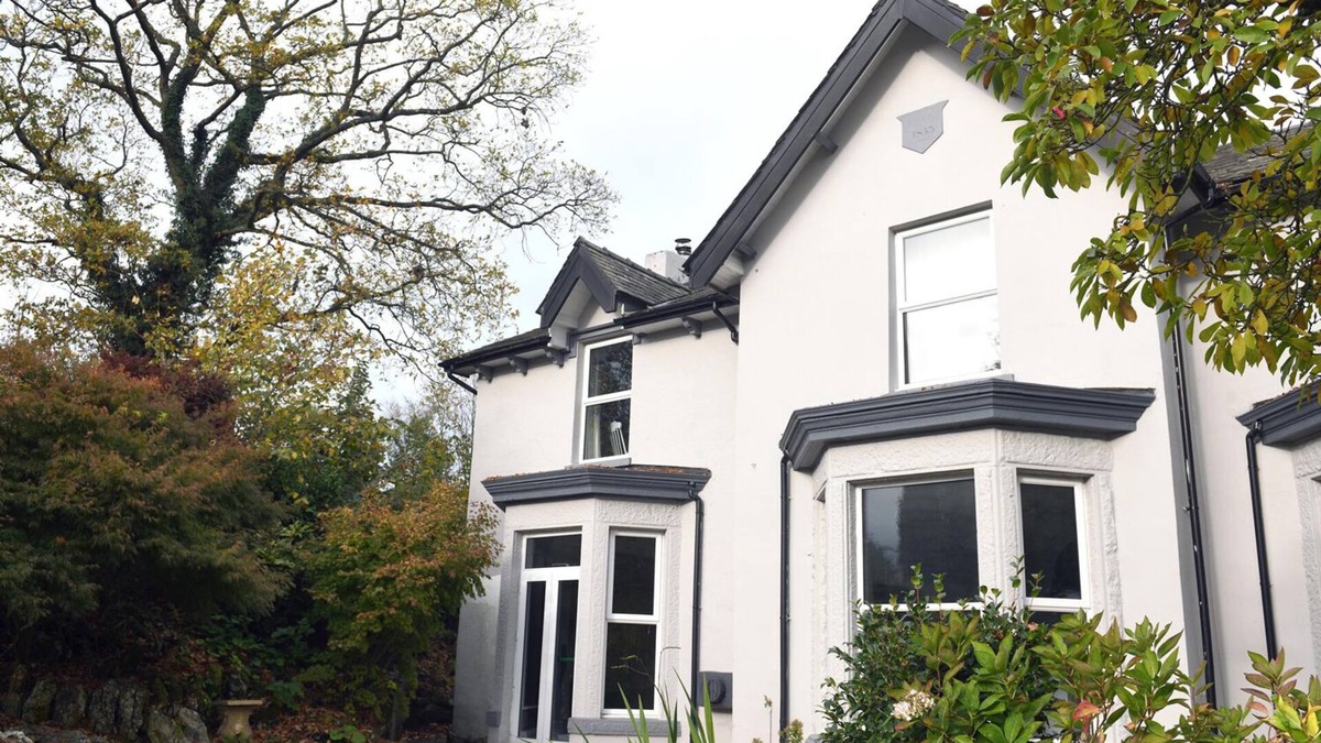 Newland Near Ulverston House | ELLIE'S LODGE, family friendly, with hot tub in Ulverston