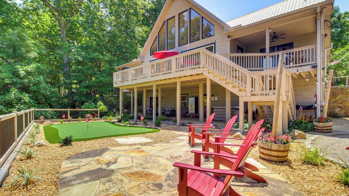 East Ellijay Cabin | Ellijay Cabin w/Hot Tub & Mountain Views
