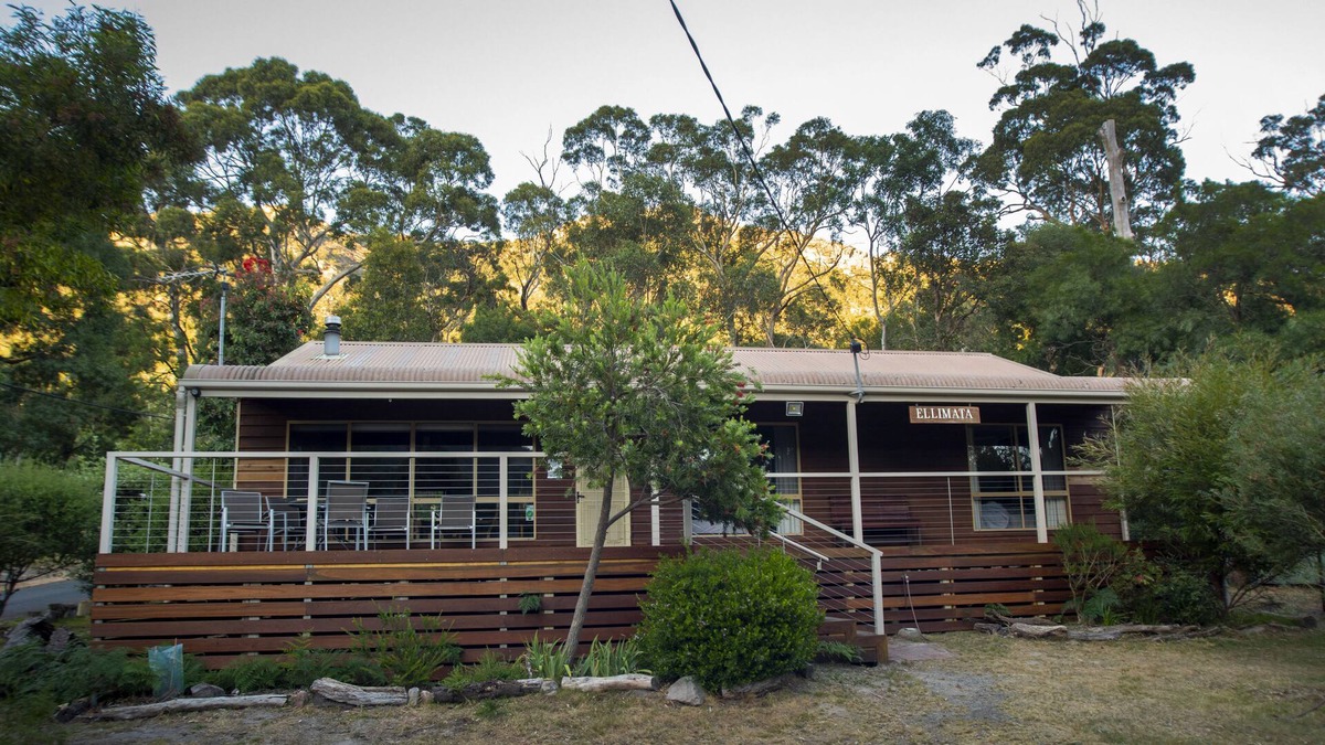 Halls Gap Cottage | Ellimata Holiday Cottage